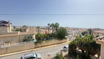 Återförsäljning - Villa -
Villamartin - Villamartín