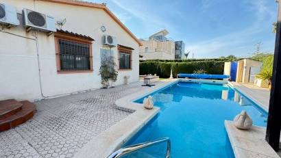Resale - Villa -
Cabo Roig