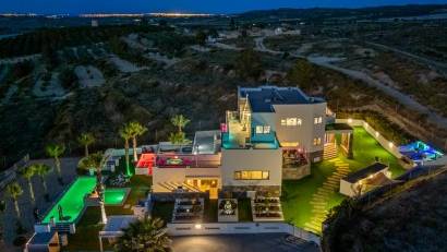 Reventa - Villa -
Torremendo