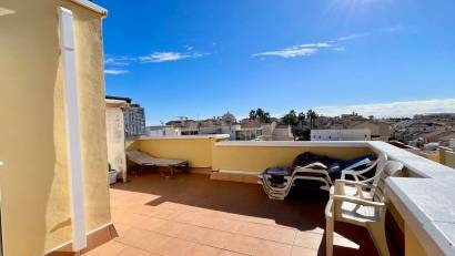 Återförsäljning - Radhus -
Los Altos