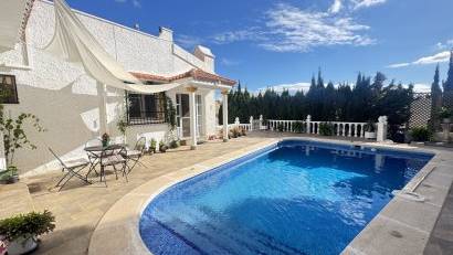 Reventa - Villa -
Villamartin - Villamartín