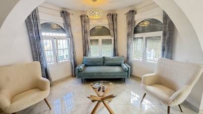 Reventa - Villa -
Villamartin - Villamartín