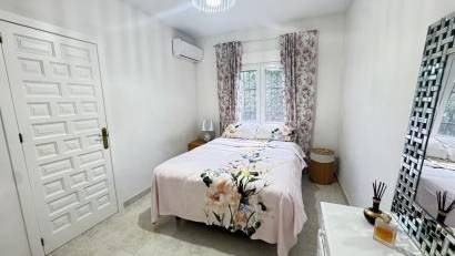 Reventa - Villa -
Villamartin - Villamartín