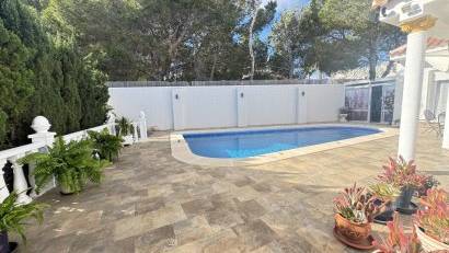 Reventa - Villa -
Villamartin - Villamartín