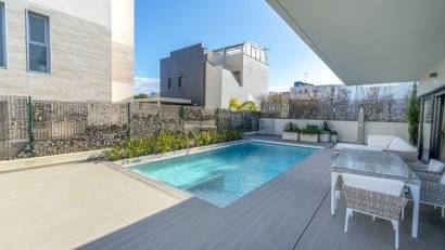 Återförsäljning - Villa -
Orihuela Costa - Agua Marina