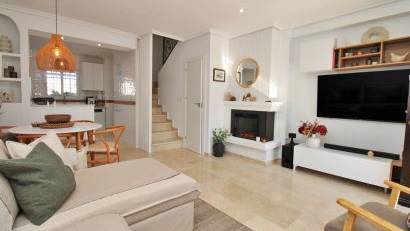 Återförsäljning - Radhus -
Villamartin - Las Violetas