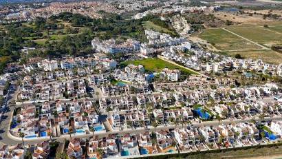 Återförsäljning - Radhus -
Villamartin - Las Violetas