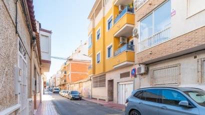 Resale - Apartment -
Torrevieja - Centro