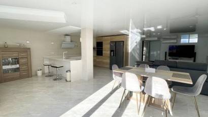 Återförsäljning - Detached villa -
Orihuela Costa - Los Altos