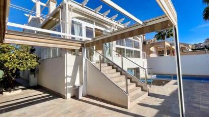 Återförsäljning - Detached villa -
Orihuela Costa - Los Altos