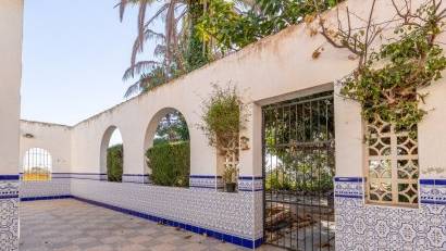 Resale - Villa -
Los Montesinos