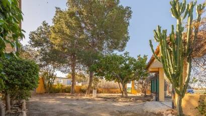 Resale - Villa -
Los Montesinos