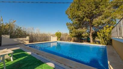 Resale - Villa -
Los Montesinos