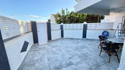 Resale - Bungalow -
Torrevieja - La Siesta - El Salado - Torreta