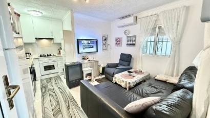 Resale - Bungalow -
Torrevieja - La Siesta - El Salado - Torreta