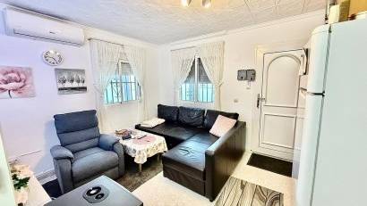 Resale - Bungalow -
Torrevieja - La Siesta - El Salado - Torreta