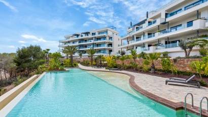 Resale - Apartment -
Las Colinas Golf