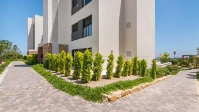 Resale - Apartment -
Las Colinas Golf