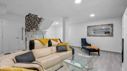 Resale - Villa -
Orihuela Costa