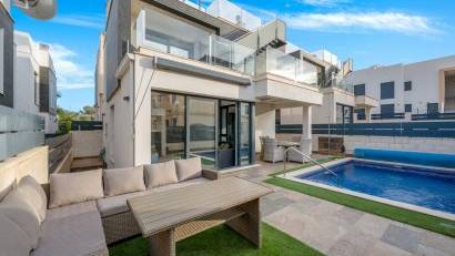 Resale - Villa -
Orihuela Costa