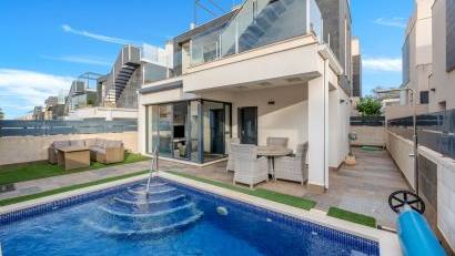 Resale - Villa -
Orihuela Costa