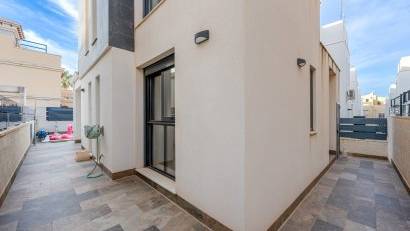 Resale - Villa -
Orihuela Costa