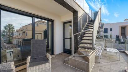 Resale - Villa -
Orihuela Costa