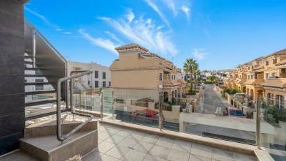 Resale - Villa -
Orihuela Costa