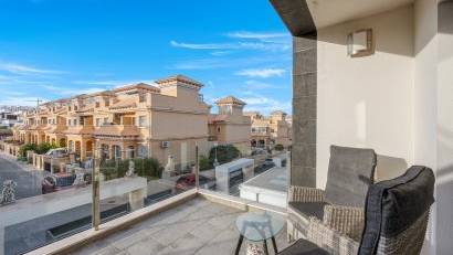 Resale - Villa -
Orihuela Costa