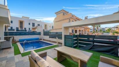 Resale - Villa -
Orihuela Costa
