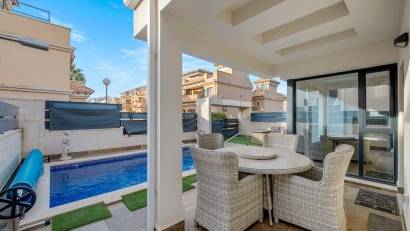 Resale - Villa -
Orihuela Costa
