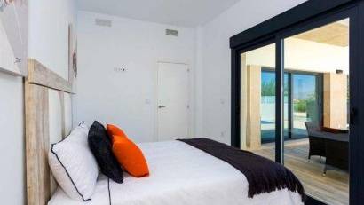 Obra nueva - Quad House -
Daya Nueva - Center