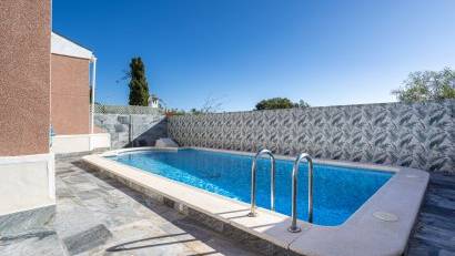 Återförsäljning - Detached villa -
Torrevieja - Urbanización San Luis