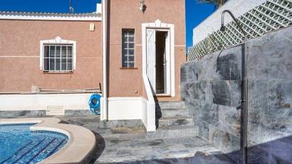 Återförsäljning - Detached villa -
Torrevieja - Urbanización San Luis