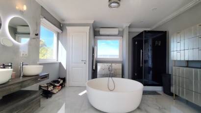 Resale - Villa -
El Mudamiento