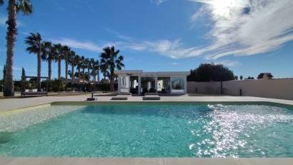 Resale - Villa -
El Mudamiento