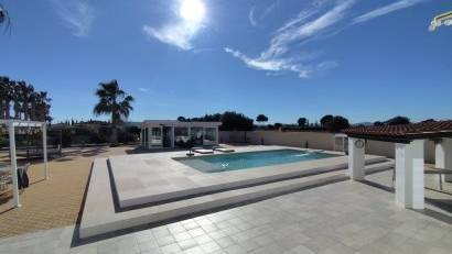 Resale - Villa -
El Mudamiento