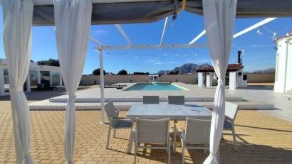 Resale - Villa -
El Mudamiento