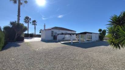 Resale - Villa -
El Mudamiento