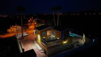 Återförsäljning - Villa -
Orihuela - Correntías Medias