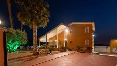 Återförsäljning - Villa -
Orihuela - Correntías Medias