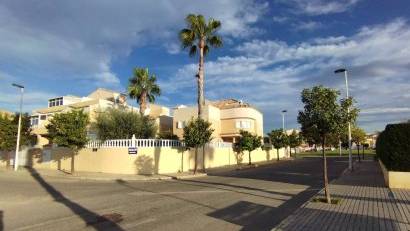 Återförsäljning - Villa -
Torrevieja - La Siesta - El Salado - Torreta