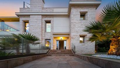 Reventa - Villa -
La Zenia