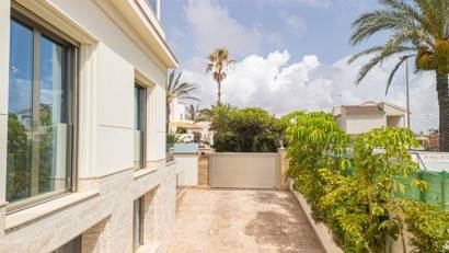 Reventa - Villa -
La Zenia