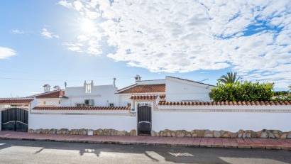 Återförsäljning - Villa -
Ciudad quesada - Rojales