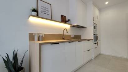 Resale - Bungalow -
La Siesta