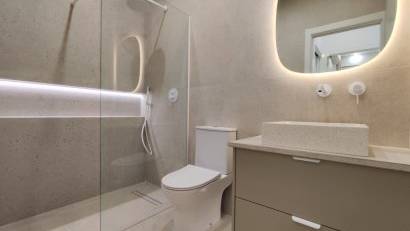 Resale - Bungalow -
La Siesta