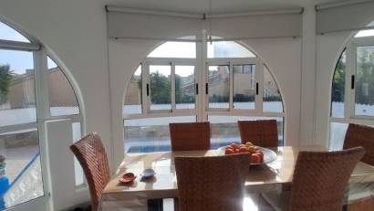 Resale - Villa -
Rojales