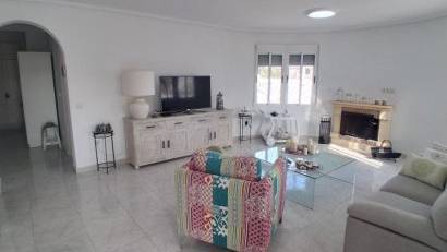 Resale - Villa -
Rojales