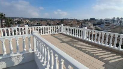 Resale - Villa -
Rojales